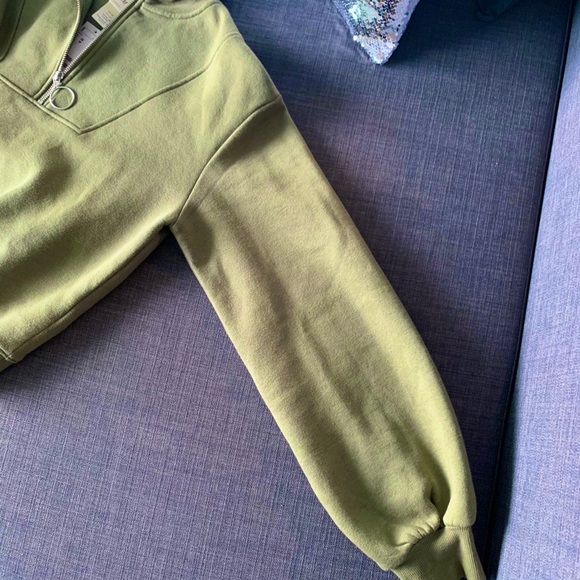 H&M Crop Sweater - Picture 3 of 4